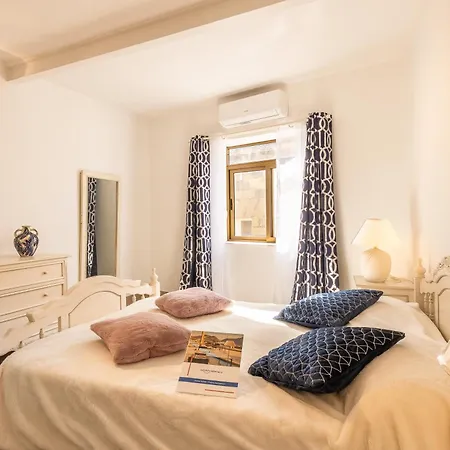 Magnificent Sea View Penthouse - Happy